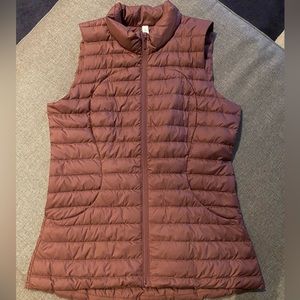 Never worn Lululemon pack away vest